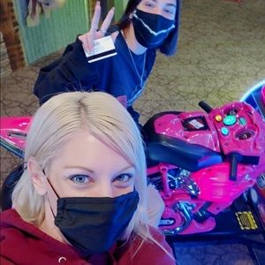 Meet your Posher, Danielle